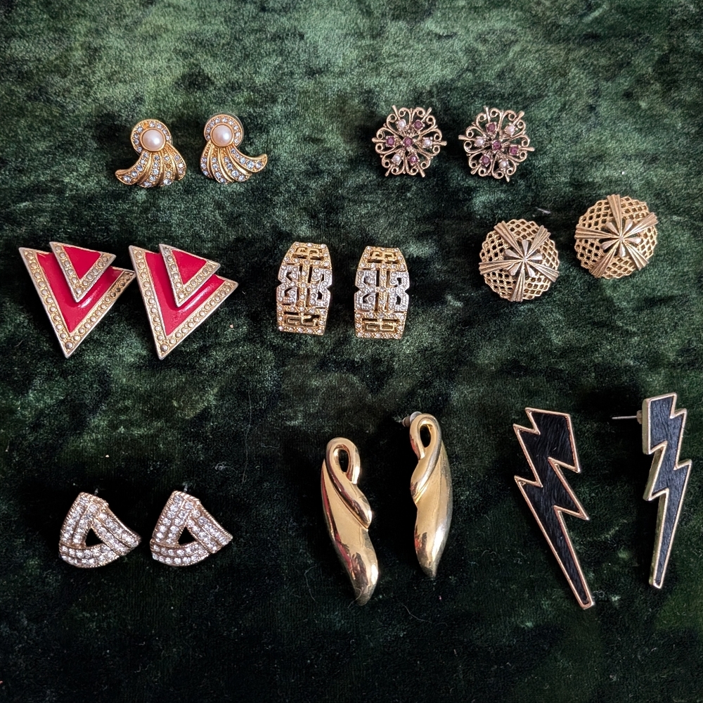 Huge Lot Of 8 Vintage Retro Gold Tone Earrings Y2K Statement